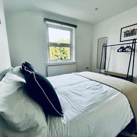 Neils Place Hosted By Airoperate Лондон Экстерьер фото