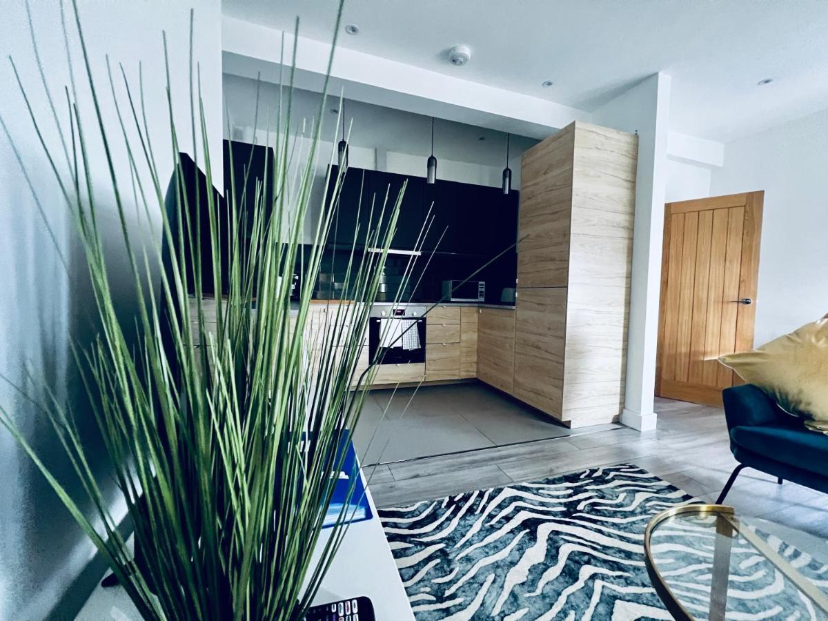 Neils Place Hosted By Airoperate Лондон Экстерьер фото
